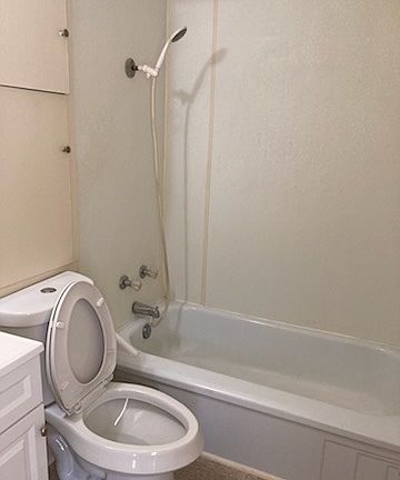 5th image of 433 Carver St APT A
