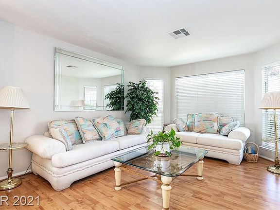 4th image of 5029 Glenarden Dr