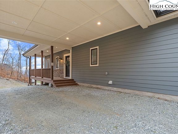 3rd image of 94 Silver Fox Ridge