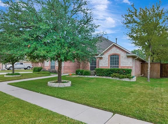 2nd image of 5721 English Oak Dr