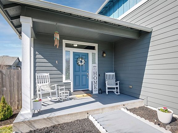 3rd image of 9104 Carys Street SE