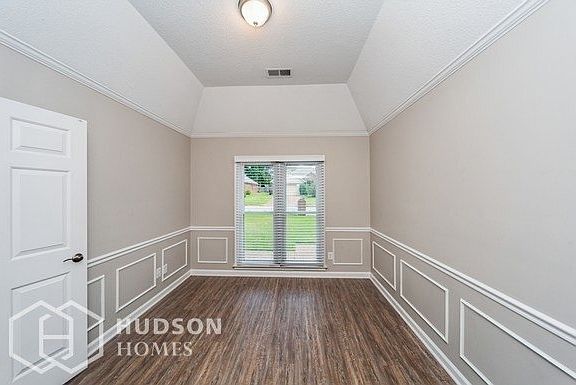 3rd image of 697 Cairn Creek Dr