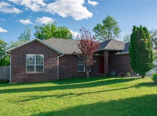 806 E Sandlewood Dr, Rogers, AR 72758