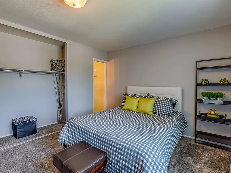 Towne Square Apartments and Townhomes — Photo 40