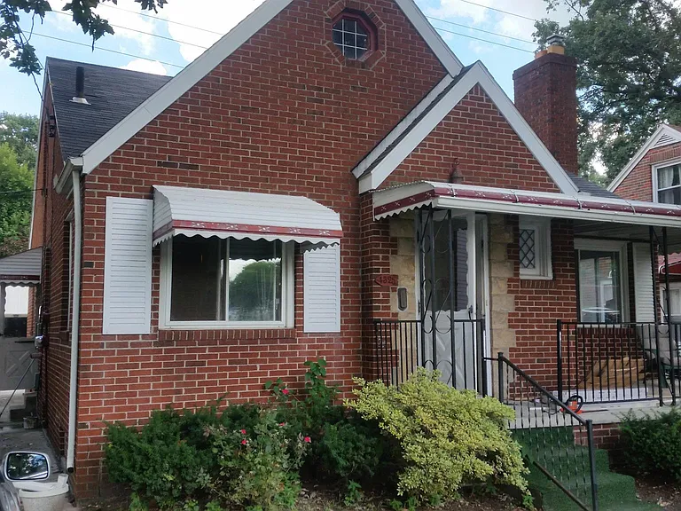 4325 S Detroit Ave — Photo 1