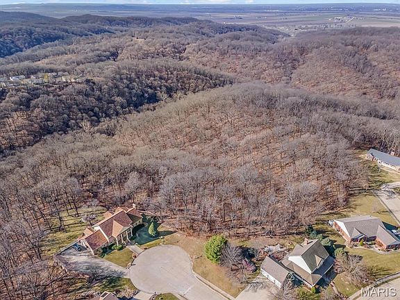 2nd image of 105 Hillcrest Ct