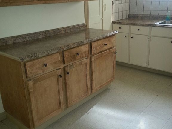 5th image of 1222 S Hicks Ave