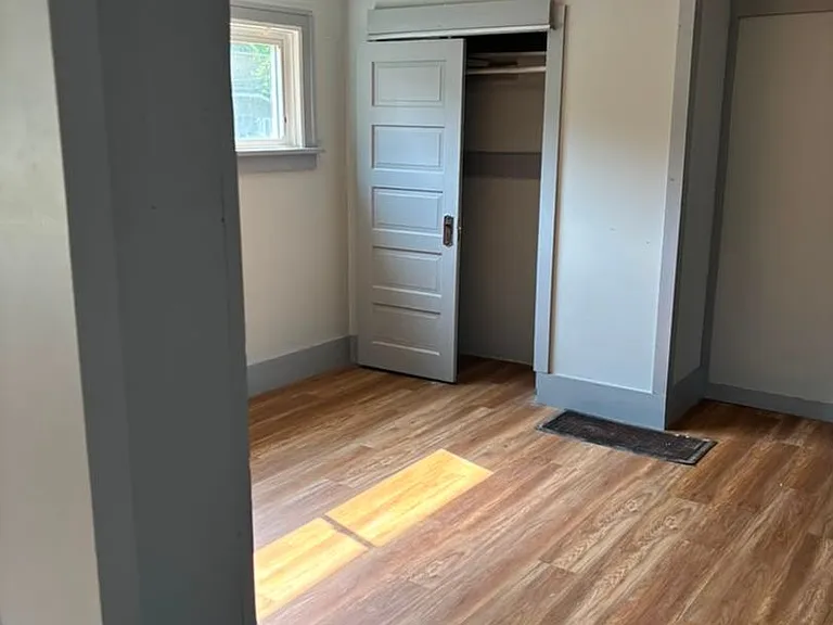 2100 Newton St — Photo 13