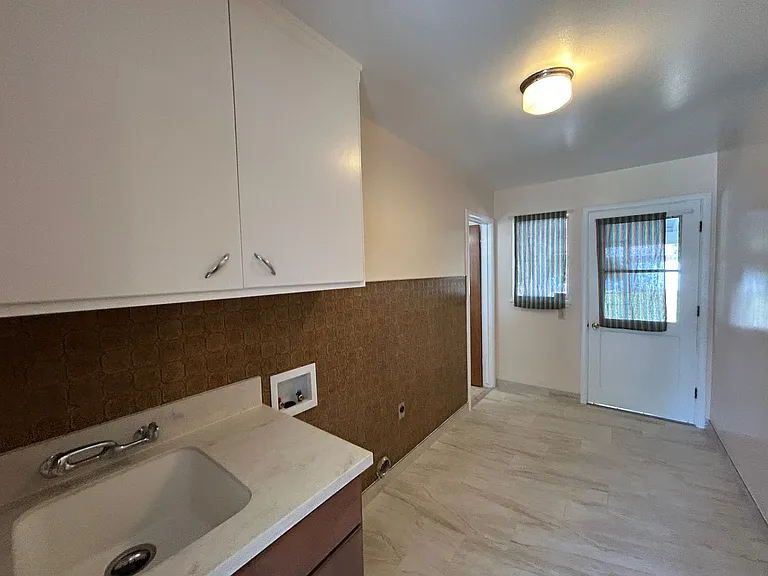 135 West Ave — Photo 19