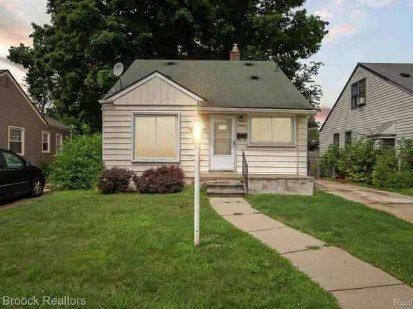 20539 Woodworth St, Redford, MI 48240