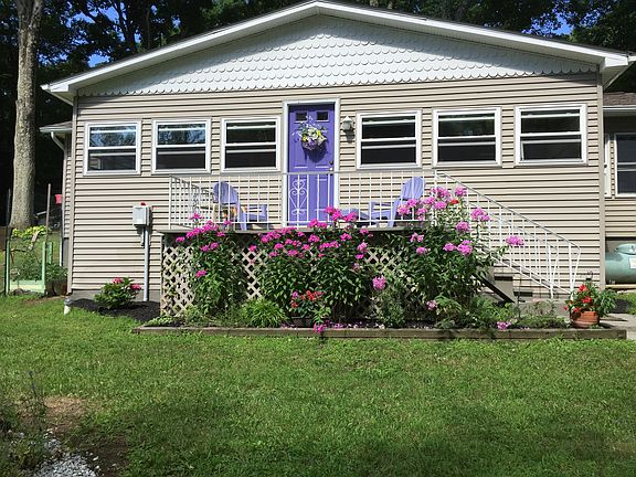 Windows face Lake Kewanee