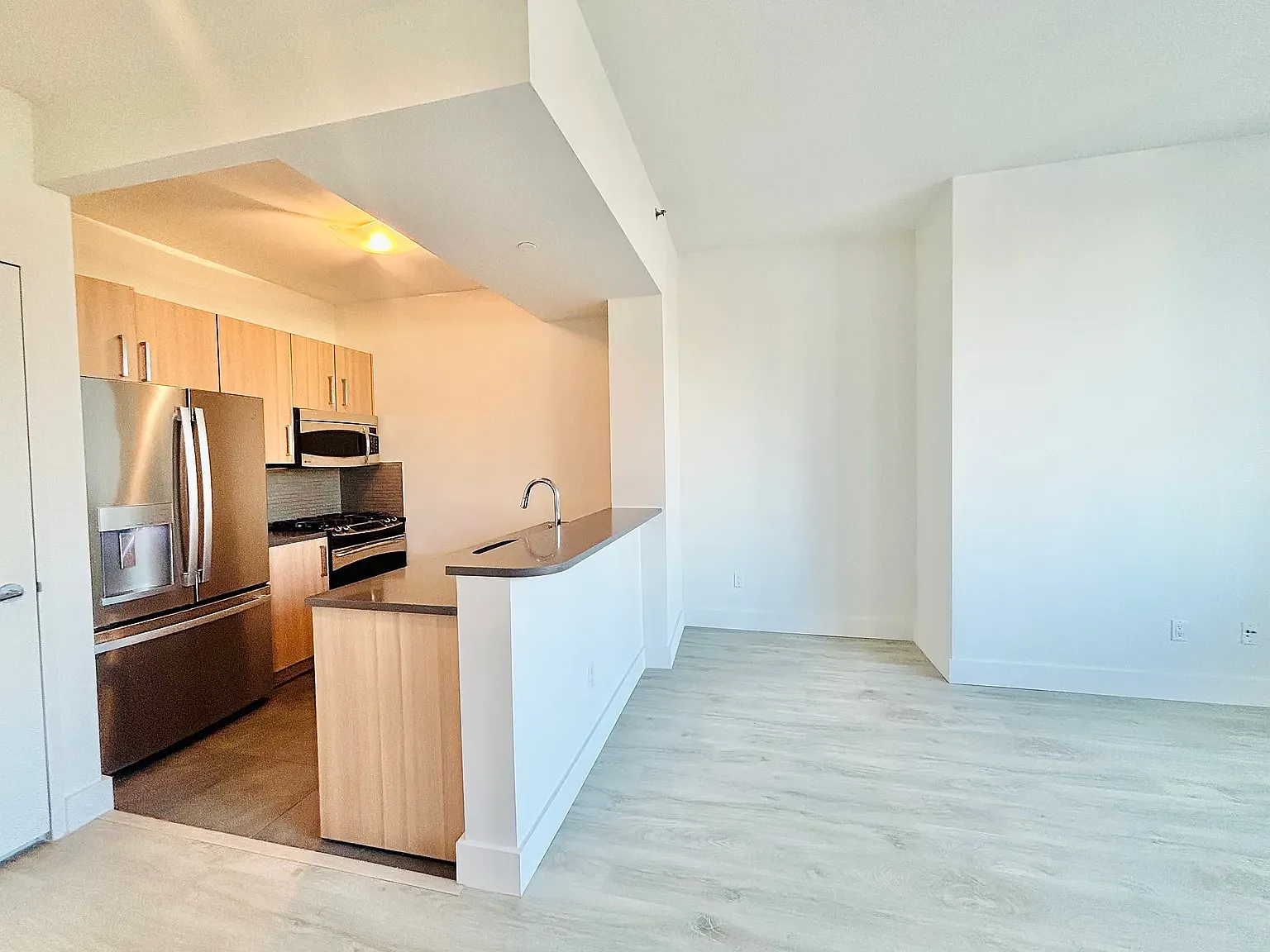 229 West 60th Street — Photo 2