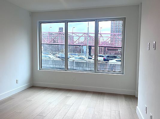 4th image of 208 Delancey St #4I