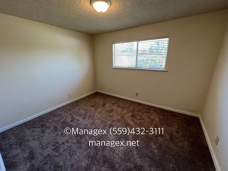 1828 W Gettysburg Ave — Photo 7