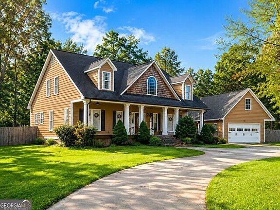 3rd image of 822 Old Dalton Rd