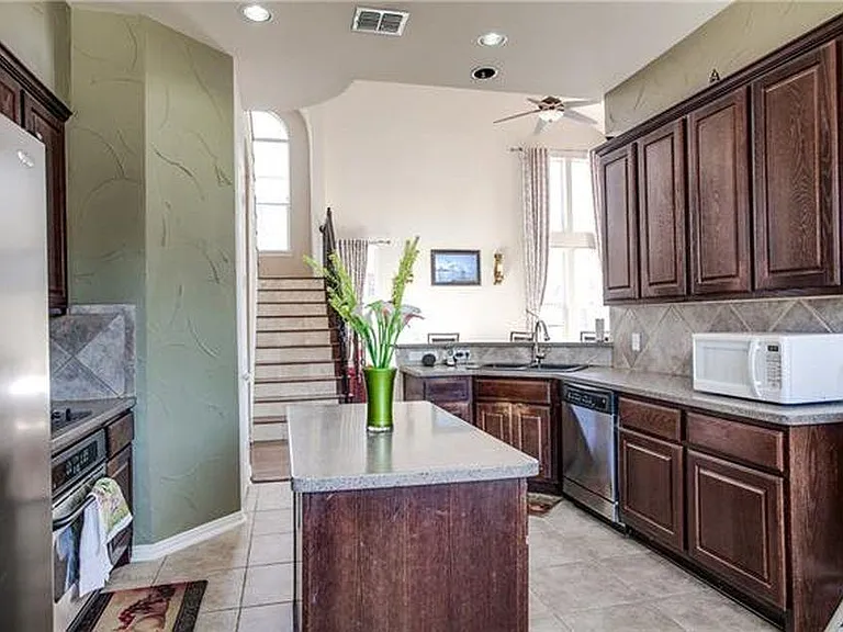 4533 Delaina Dr — Photo 7