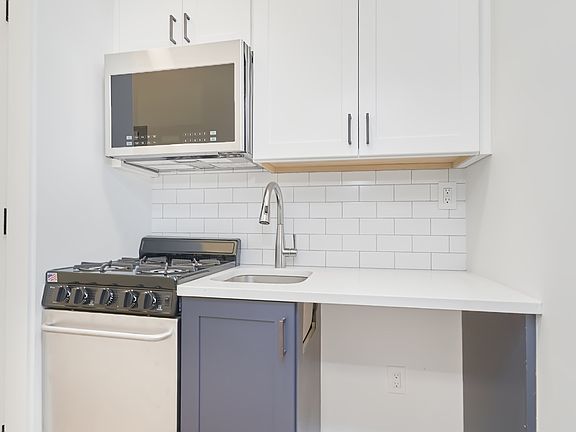 4th image of 353 W 44th St APT 2D