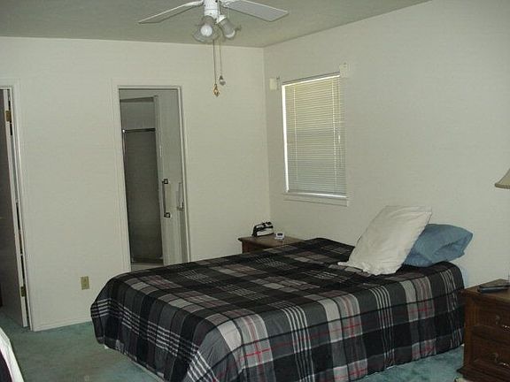 3rd image of 3748 Fairmont Dr