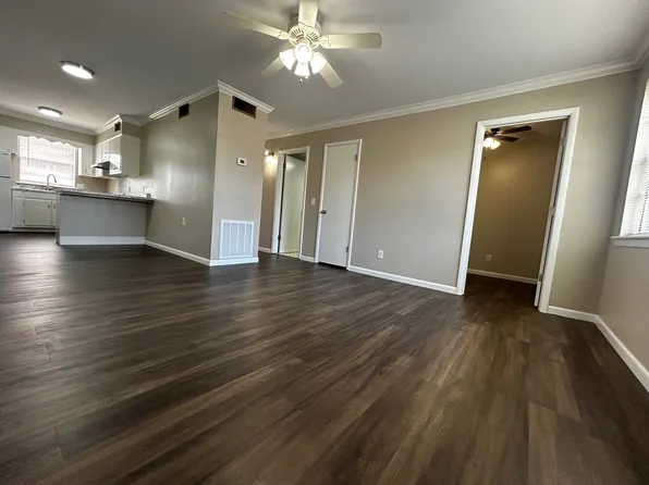 206 Elizabeth St NE APT M2, Cullman, AL 35055