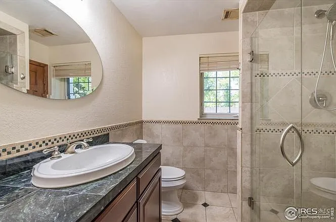 589 W Mulberry St — Photo 14