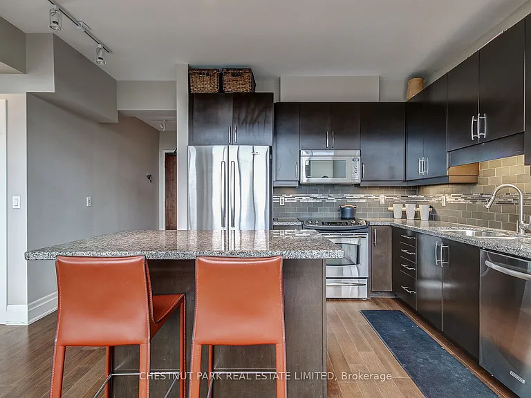 2 Fieldway Rd #Penthouse 05 — Photo 7