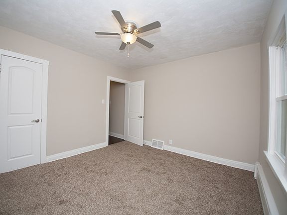 5th image of 256 Dalewood Ave