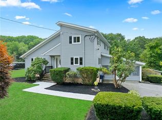 18 Apple Tree Ln, Johnston, RI 02919