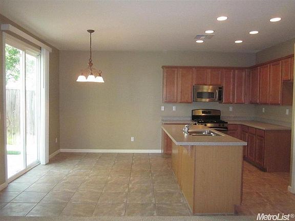 4th image of 3117 English Oak Cir