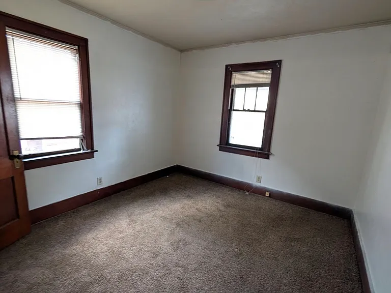 812 W Macqueen Ave — Photo 4