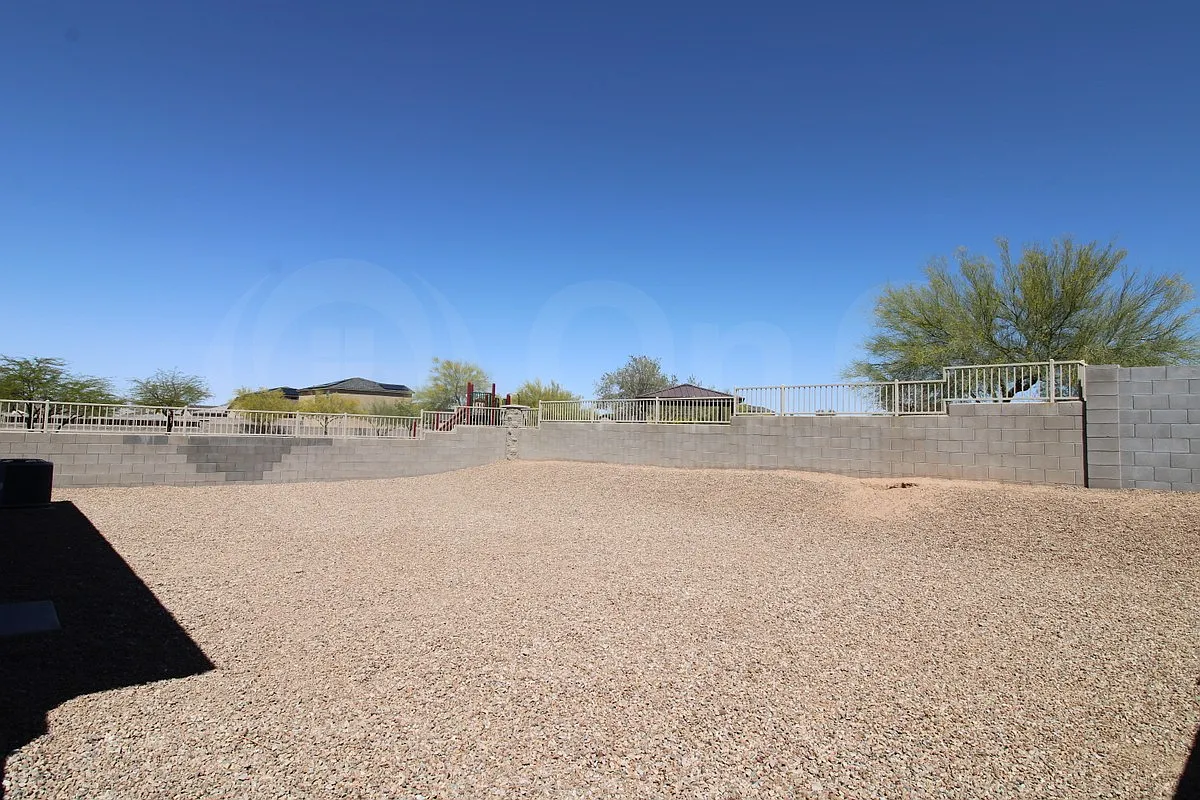 3 bed, 2.0 bath, 1202 sqft, $1,549 — Photo 2