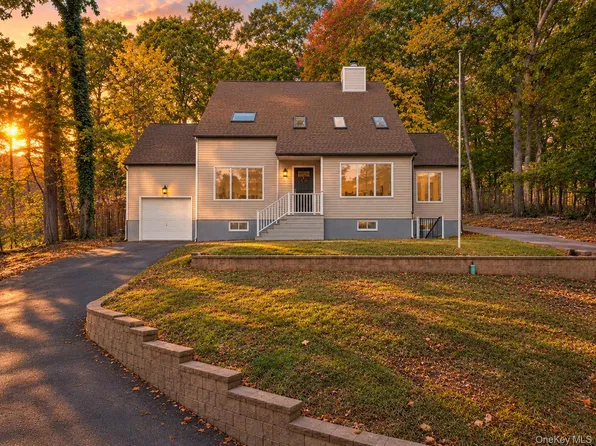 1147 N Country Road, Stony Brook, NY 11790
