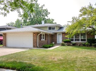 669 Catalpa Ln, Bartlett, IL 60103