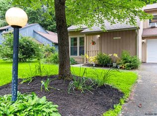 255 Thimbleberry Rd, Malta, NY 12020