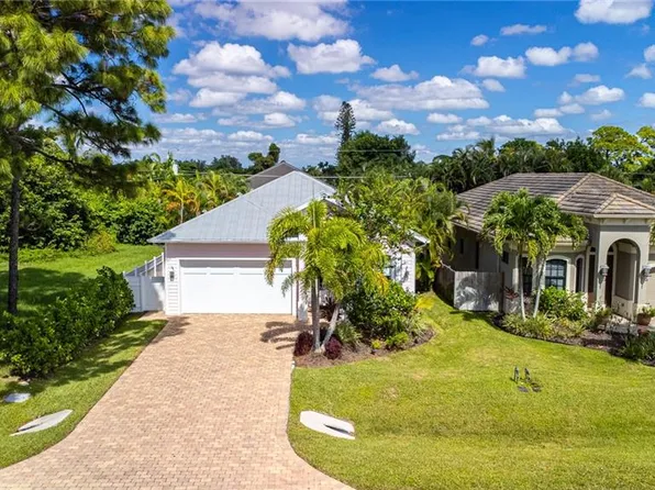 721 93rd AVE N, NAPLES, FL 34108