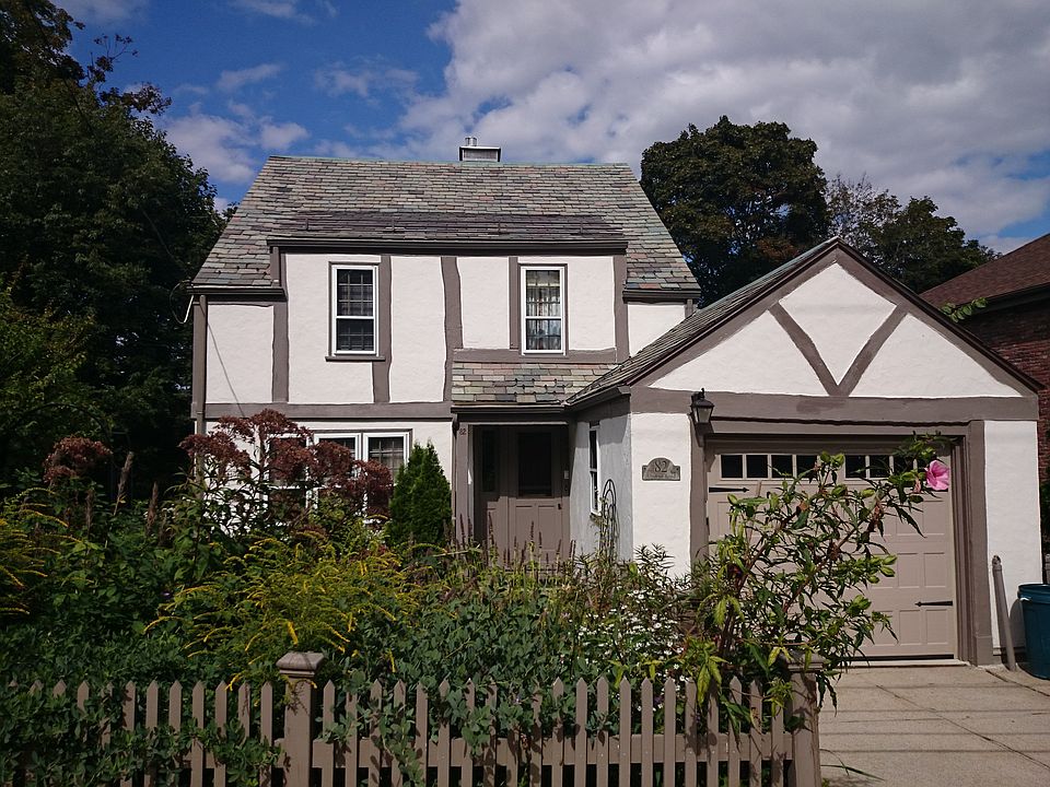 2nd image of 82 Undine Rd