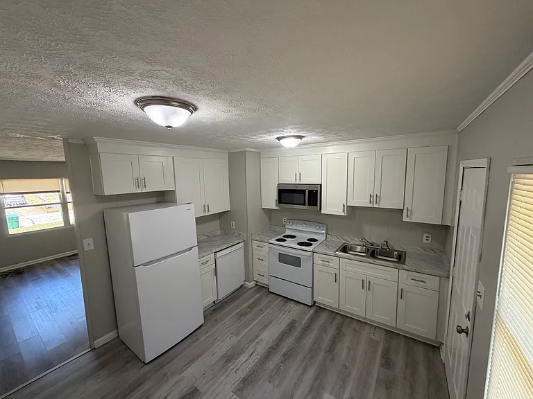 657 Aubrey Dr — Photo 9