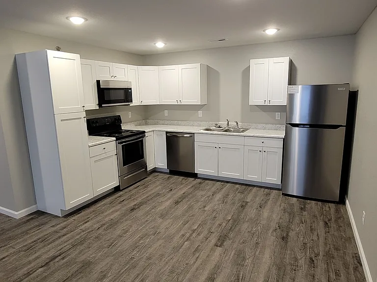 Creekside Apartments — Photo 54