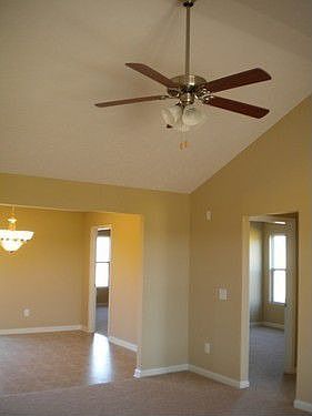 5th image of 209 Grande Flora Dr