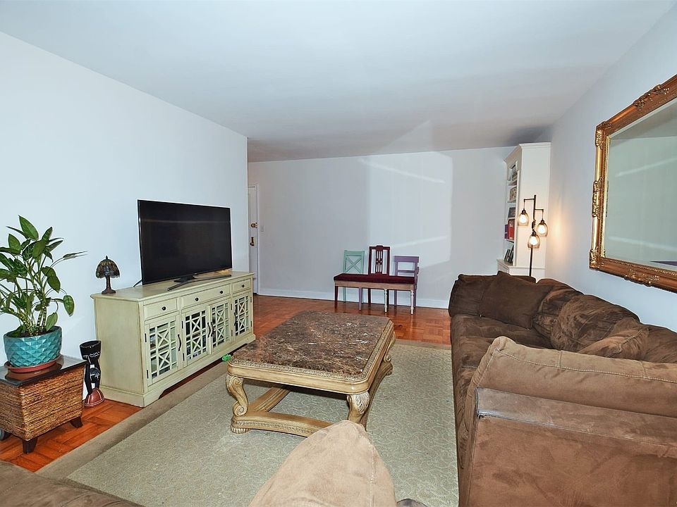 16221 Powells Cove Blvd Whitestone, NY, 11357 Apartments for Rent