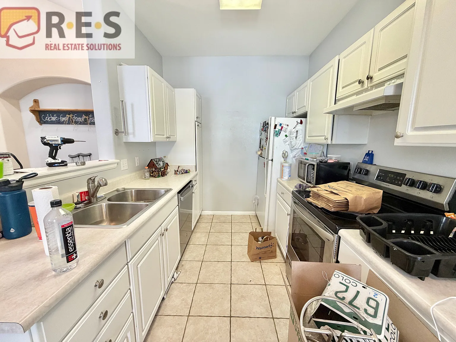 3 bed, 1294 sqft, $2,272 — Photo 3