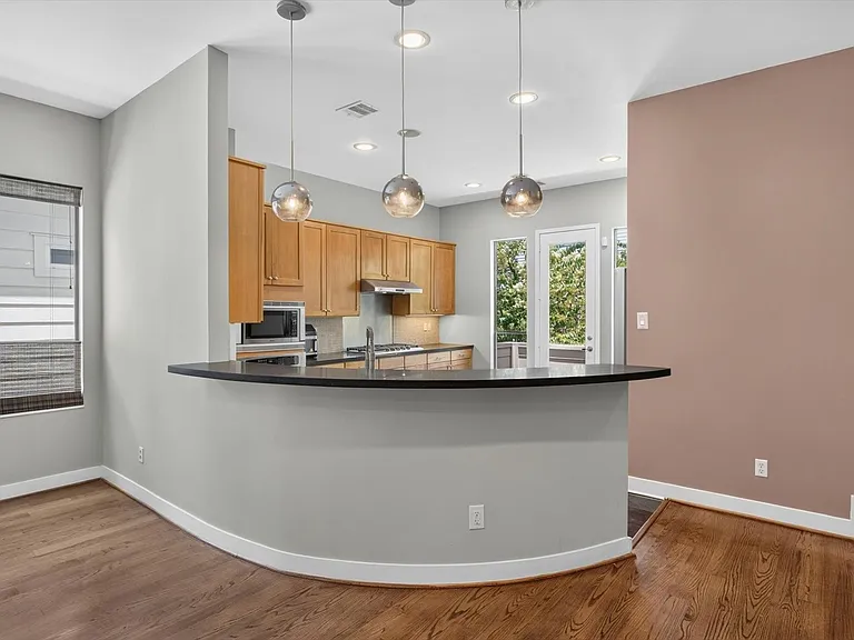 6016 Truro St — Photo 15