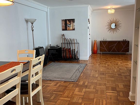5th image of 4100 W St NW #201