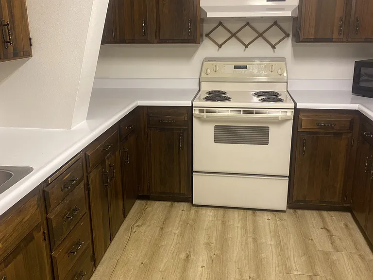 2843 Tongass Ave #4 — Photo 6