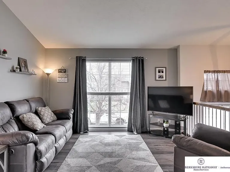 16918 Redman Ave — Photo 3