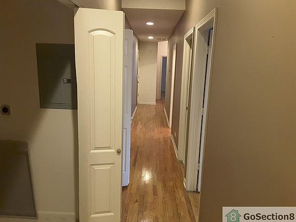 5th image of 5916 S King Dr