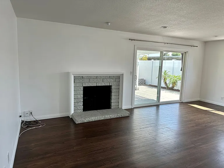 1200 Wilson Ave — Photo 3