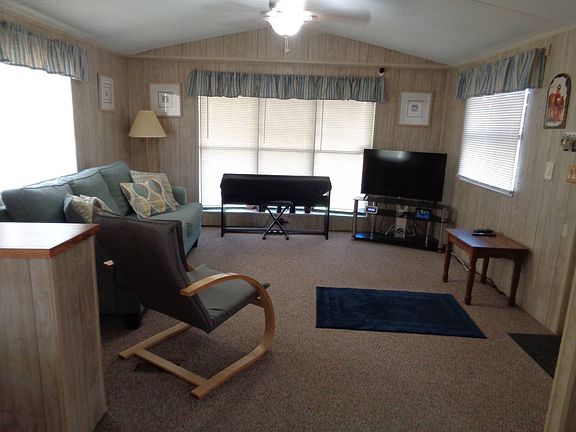 4th image of 3731 Old Tampa Hwy #16