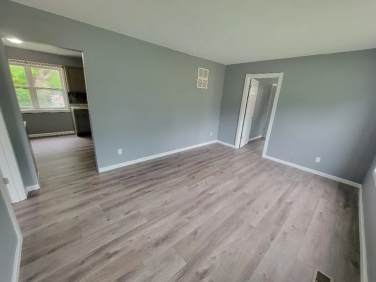 3571 Wright Ave — Photo 4