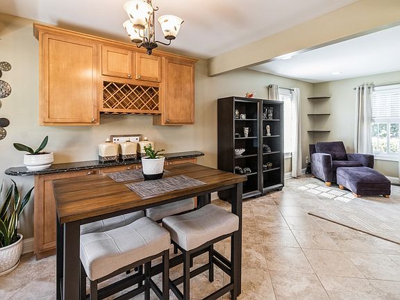 5th image of 799 Orchid Ln