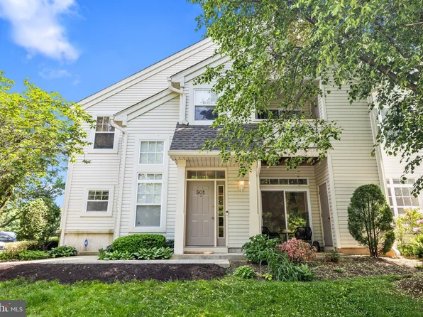 501 Dresher Woods Dr, Dresher, PA 19025